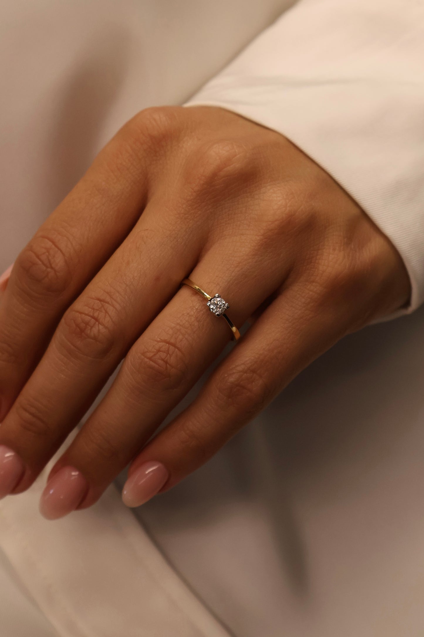 Anillo en Oro Amarillo 14k con Diamante Natural .18cts OF2160