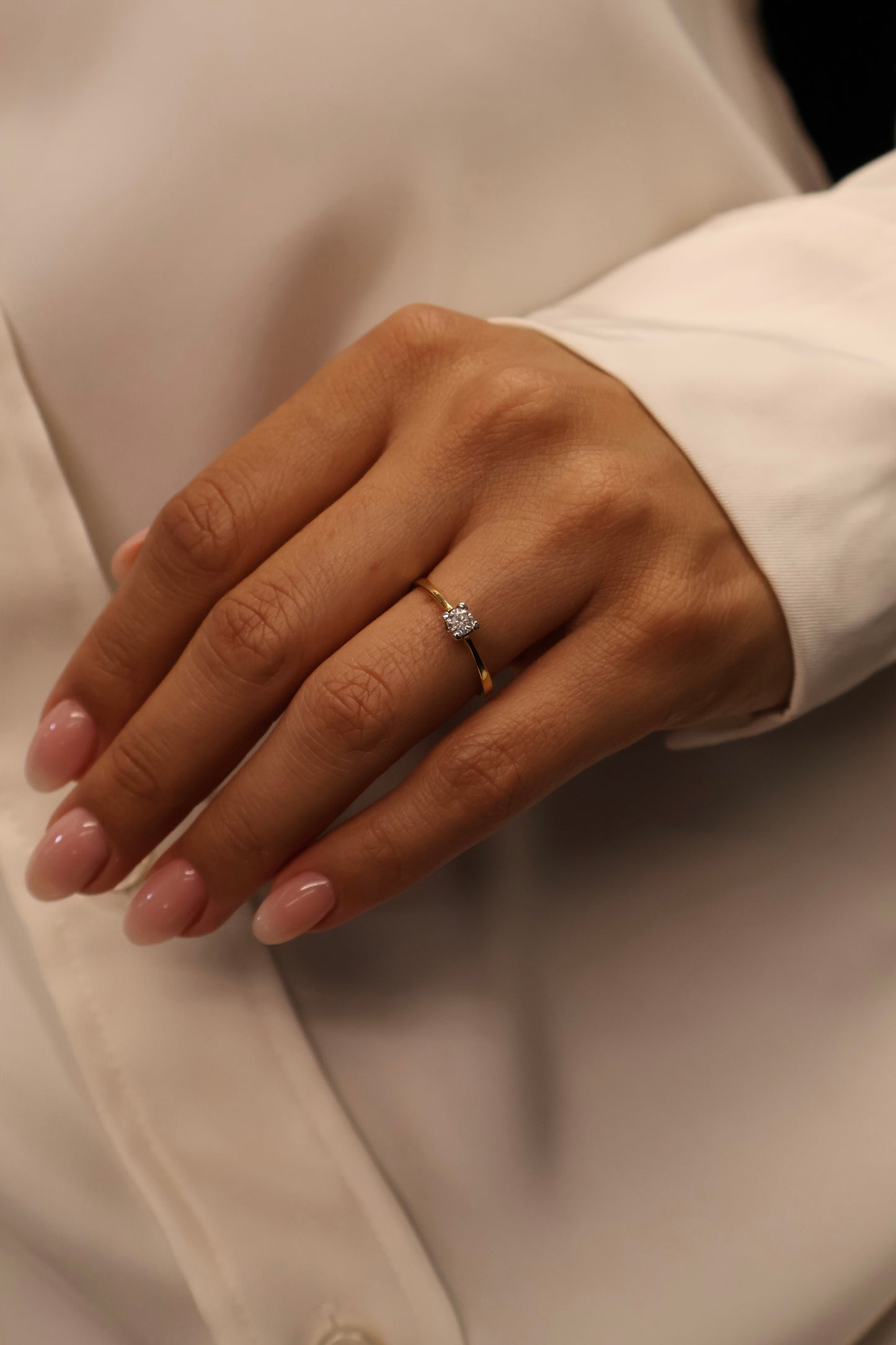 Anillo en Oro Amarillo 14k con Diamante Natural .18cts OF2160