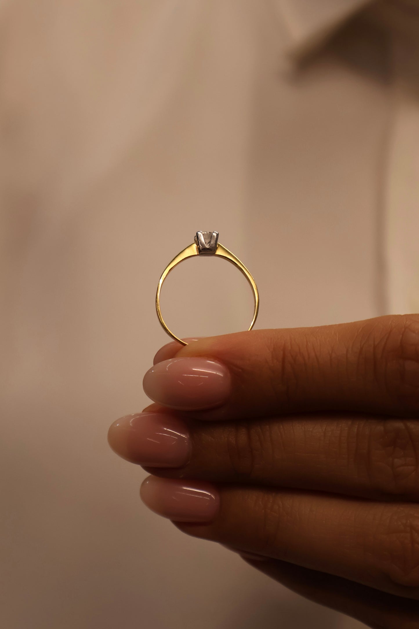 Anillo en Oro Amarillo 14k con Diamante Natural .18cts OF2160