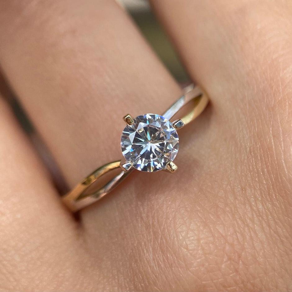 Anillo de compromiso en oro