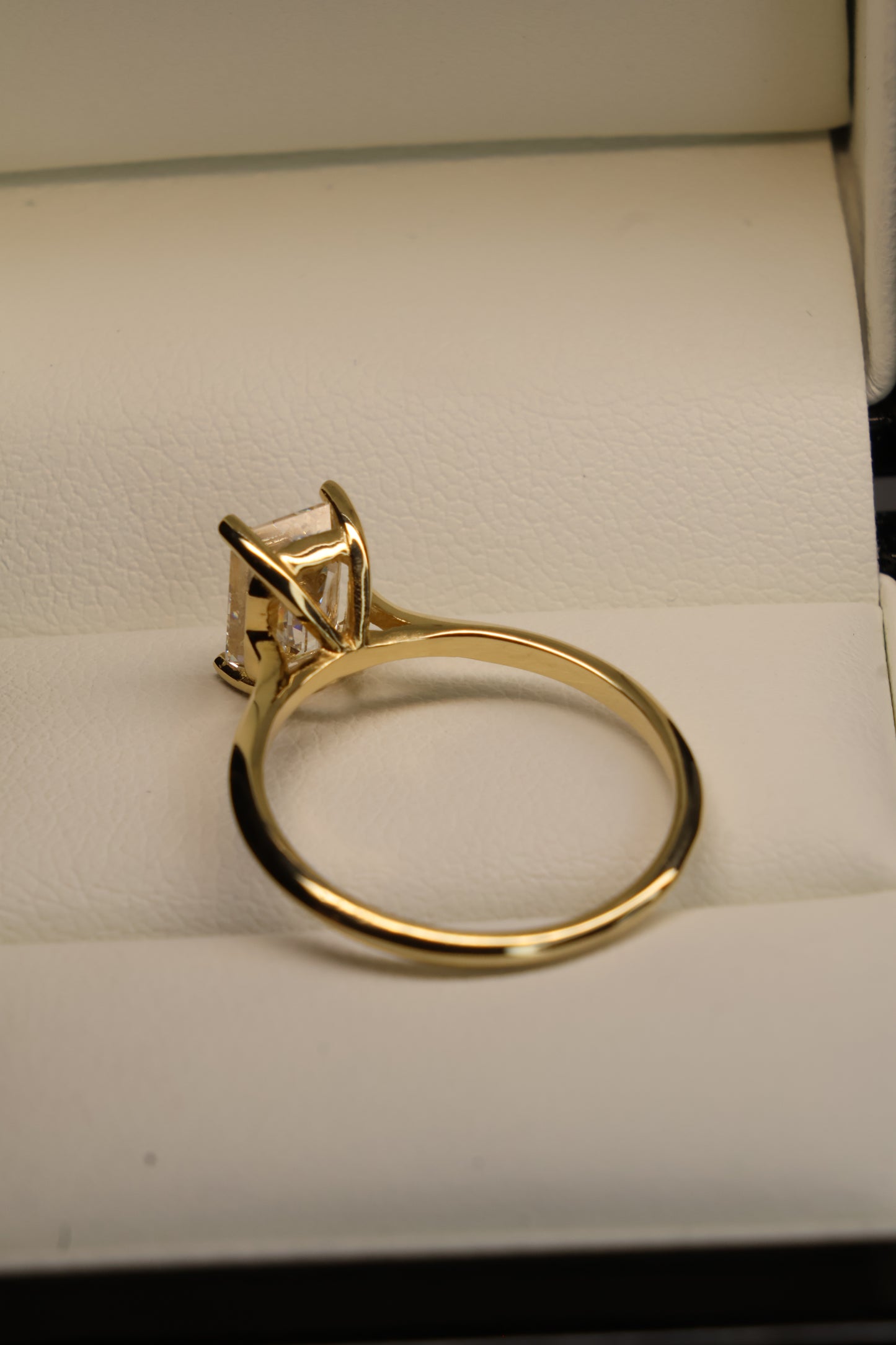 Anillo Andromeda en Oro Amarillo 14k con Diamante de Laboratorio 1.91 ct | IGI