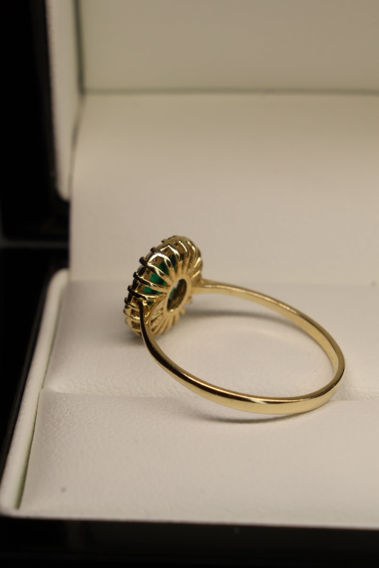 Anillo Mery en oro amarillo 10k con circonias