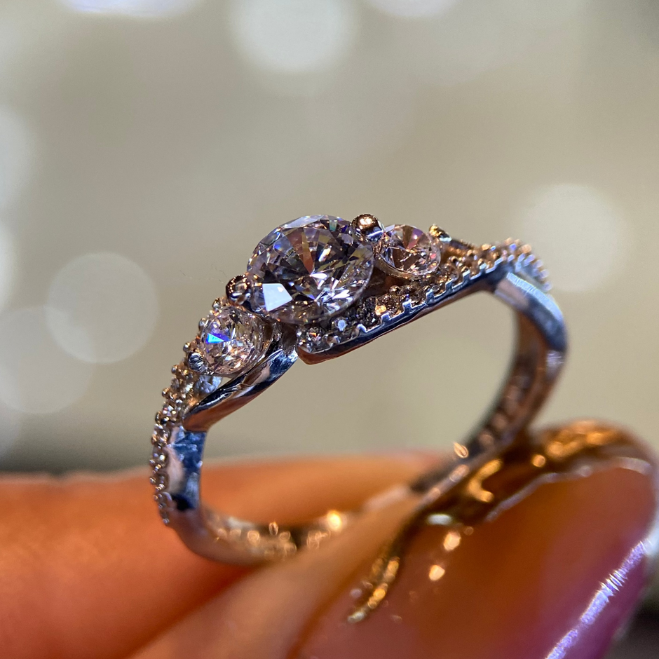 Anillo de compromiso en oro