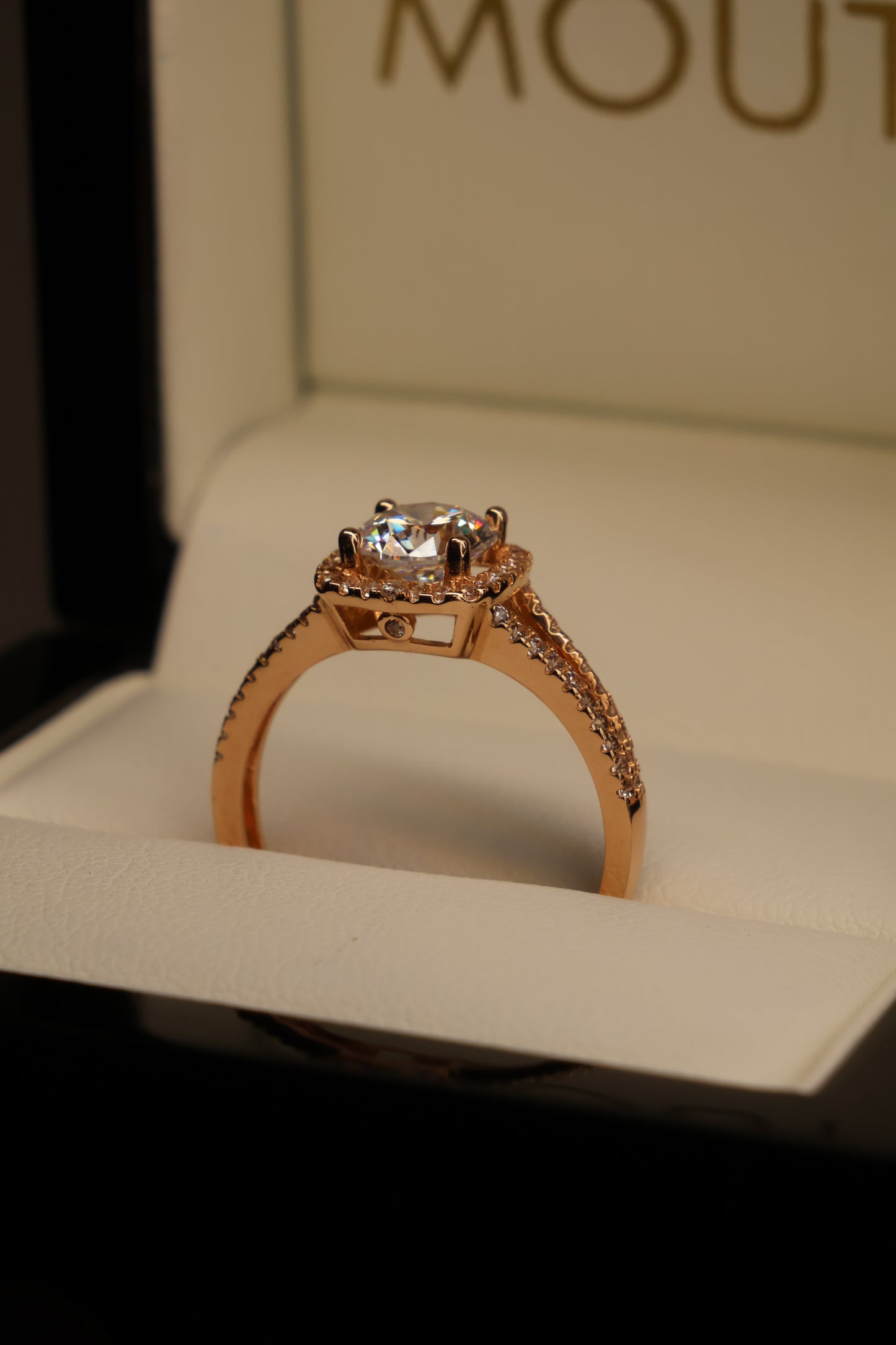 Anillo en Oro Rosa 10k con Circonia Mod.15957