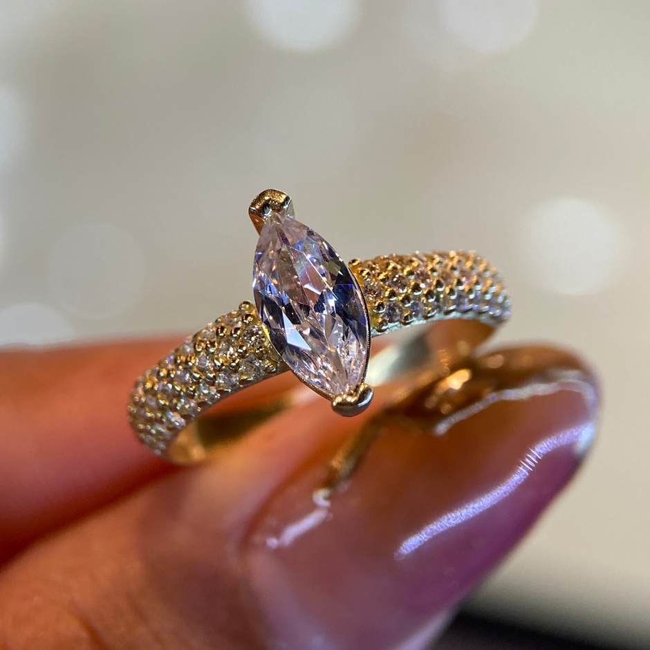 Anillo de compromiso en oro