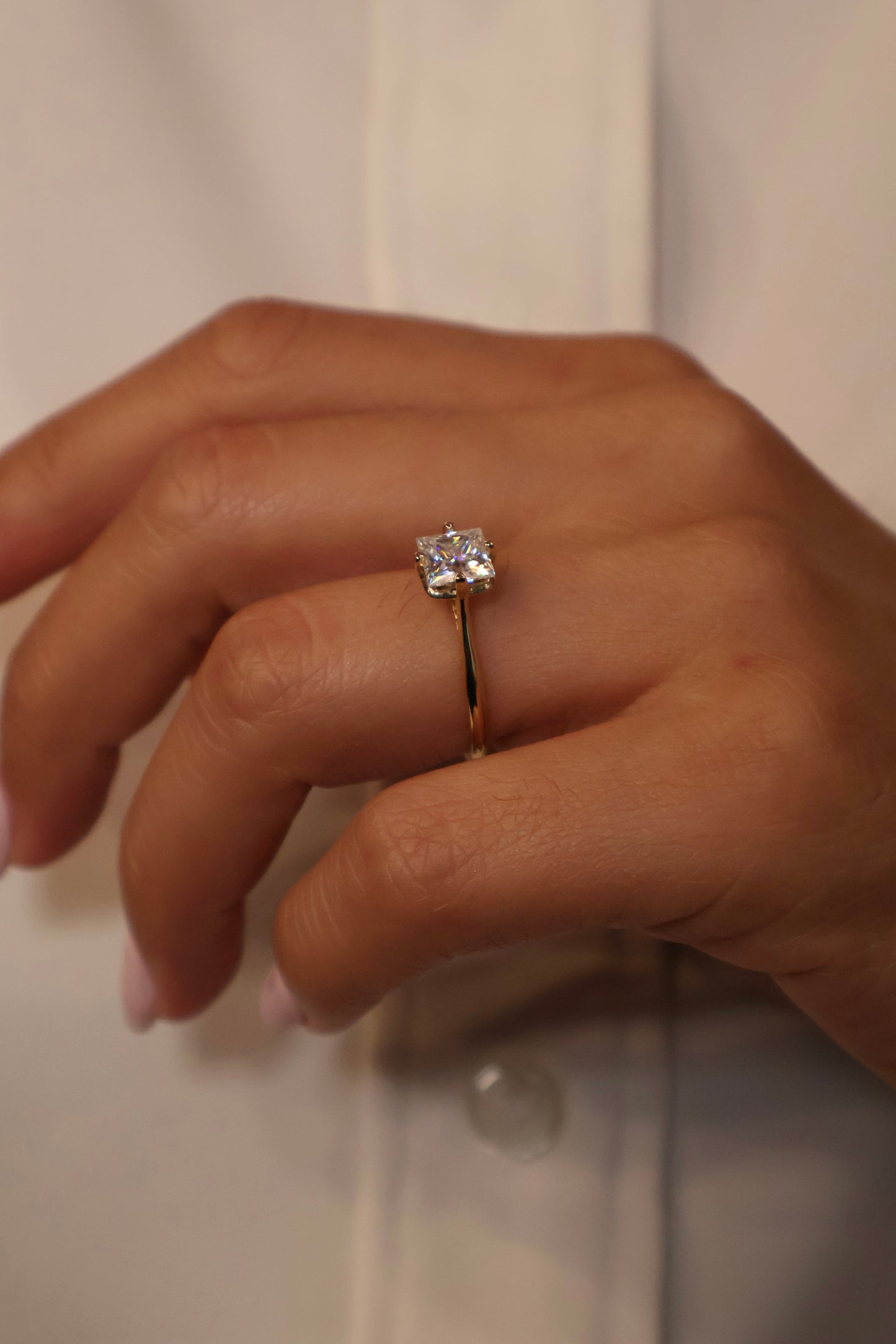 Anillo Nova en Oro Amarillo 14k 1.2cts con Moissanita GRA Modelo 15351