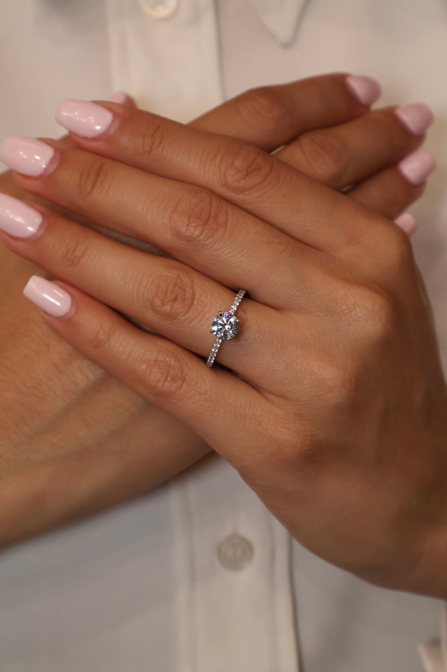 Anillo Caroline en oro 14k blanco con diamante de laboratorio 1.00 ct cod. 15999