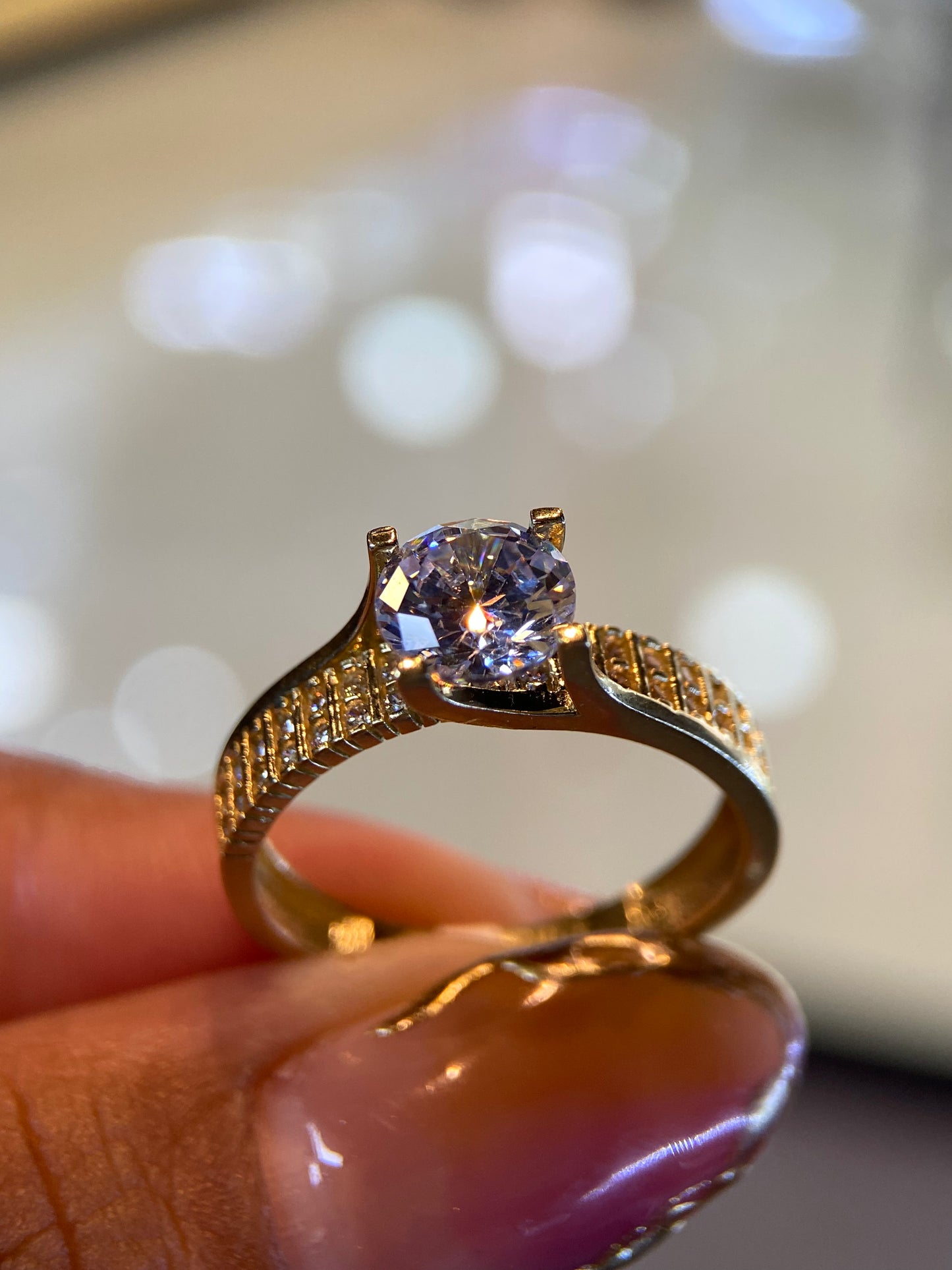 Anillo en Oro Amarillo 10k con Circonias Mod. 15209