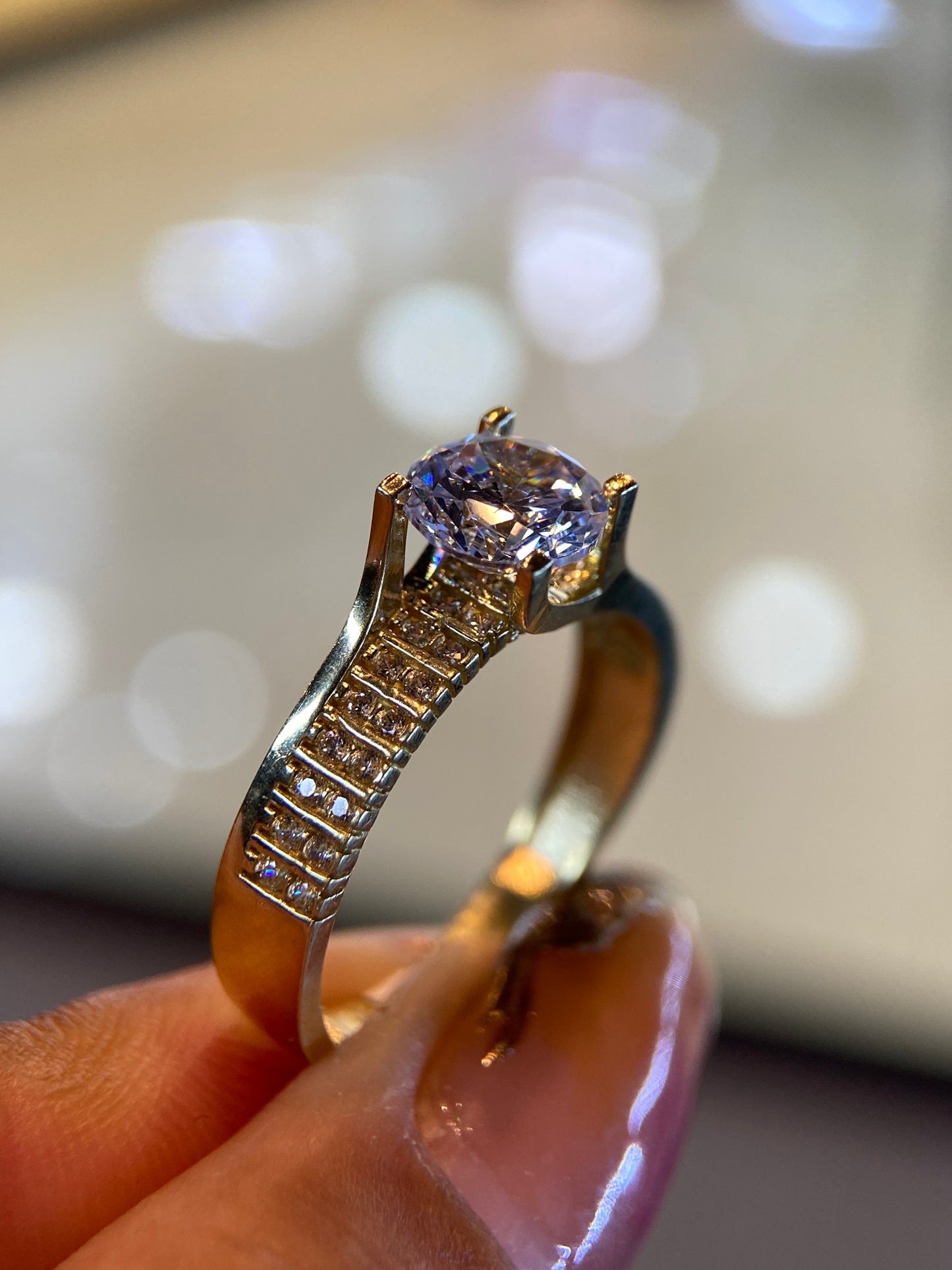 Anillo en Oro Amarillo 10k con Circonias Mod. 15209