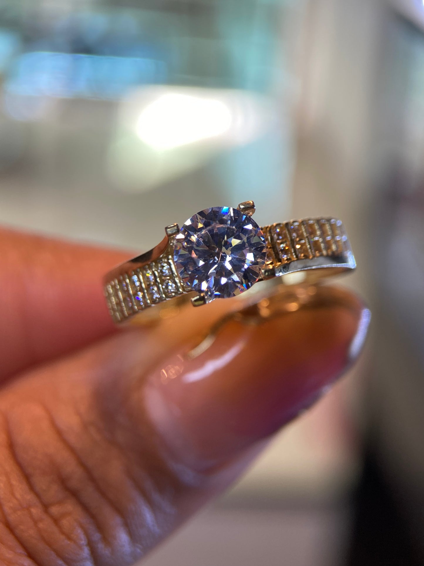 Anillo en Oro Amarillo 10k con Circonias Mod. 15209