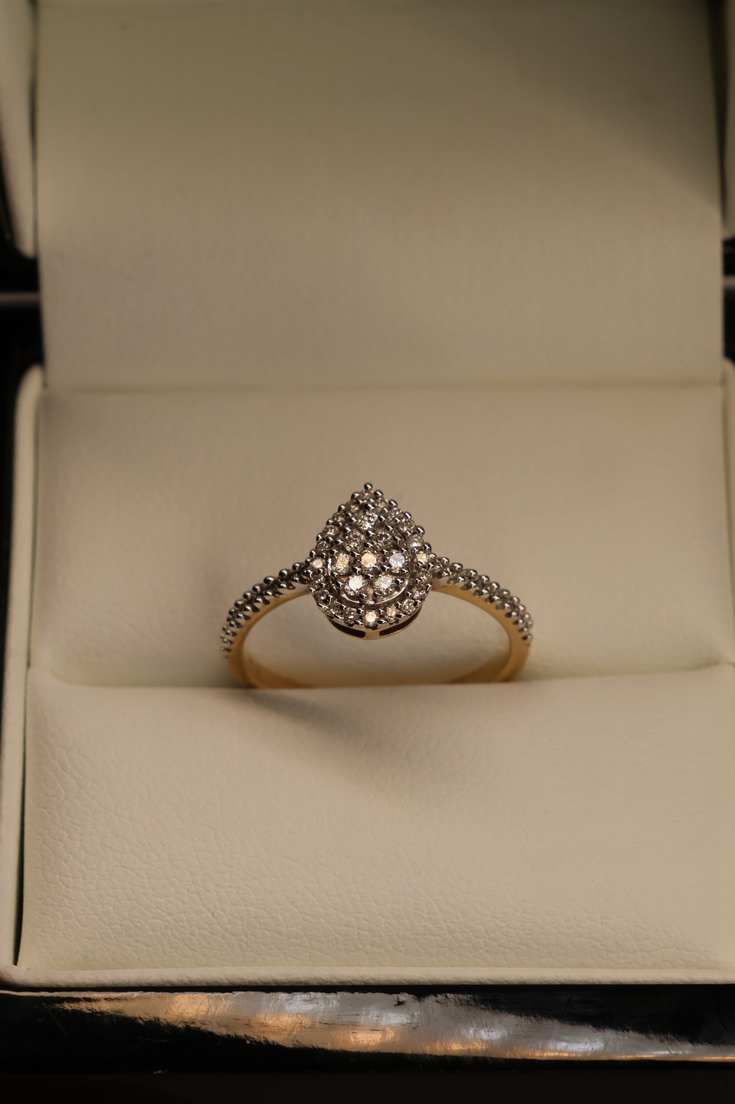 Ring in 14k yellow gold with diamonds Mod: OF1458