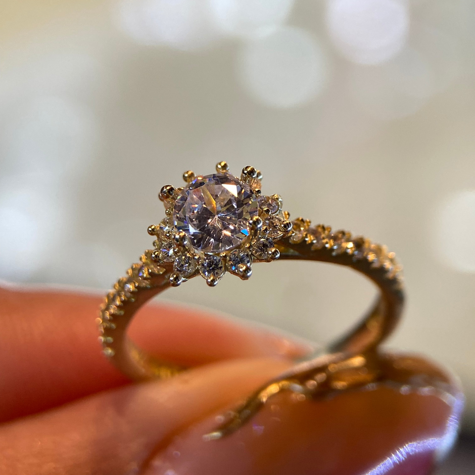 Anillo de compromiso en oro
