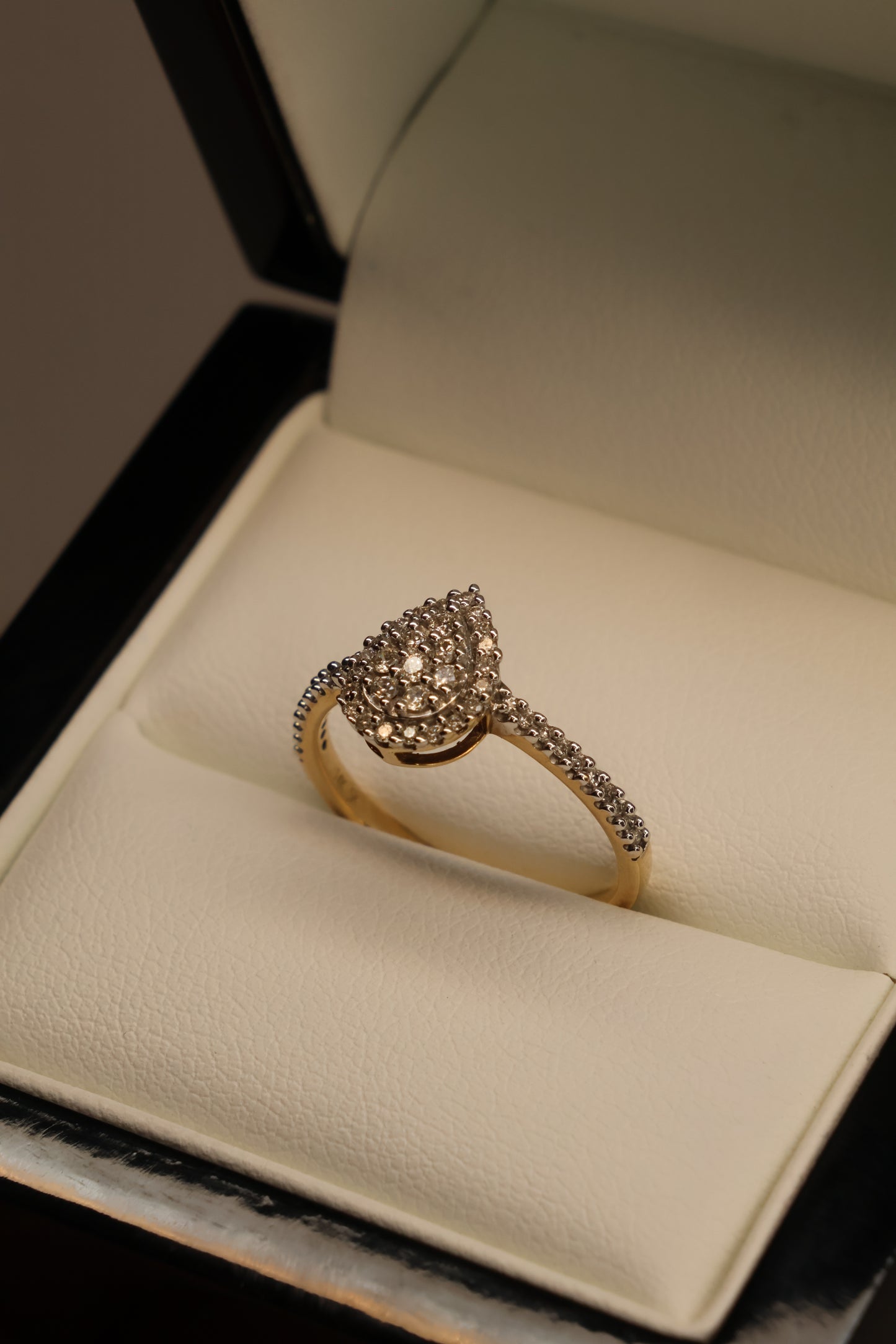 Ring in 14k yellow gold with diamonds Mod: OF1458