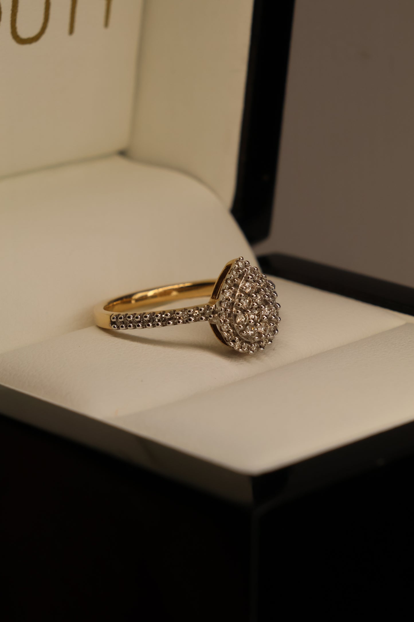 Ring in 14k yellow gold with diamonds Mod: OF1458
