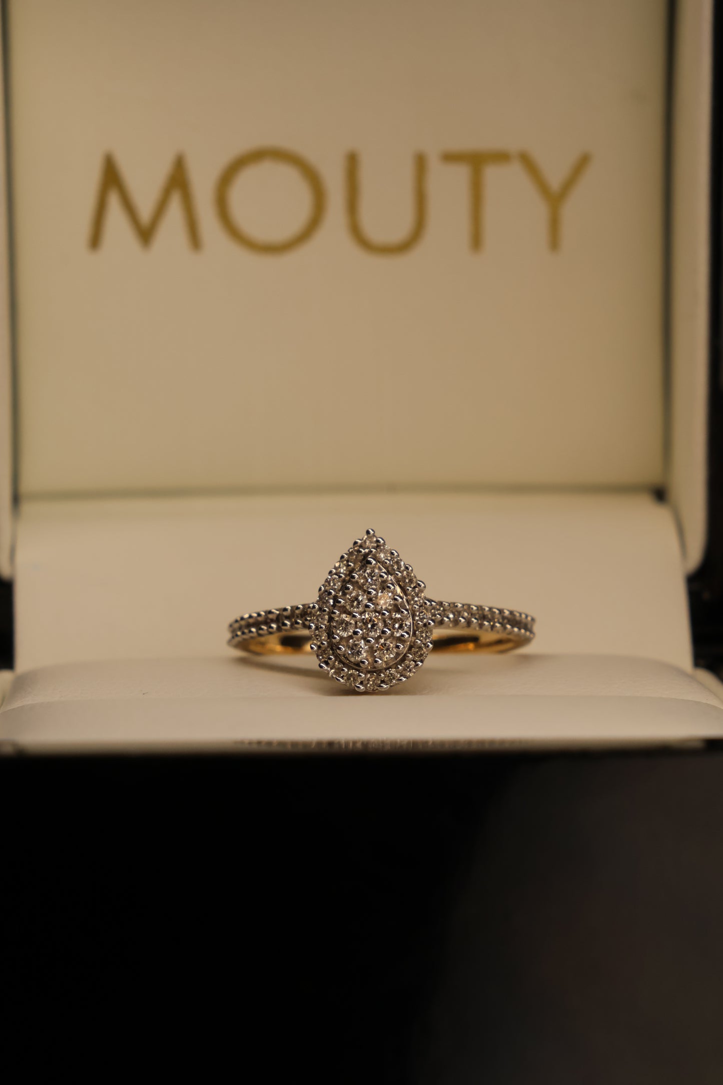 Ring in 14k yellow gold with diamonds Mod: OF1458