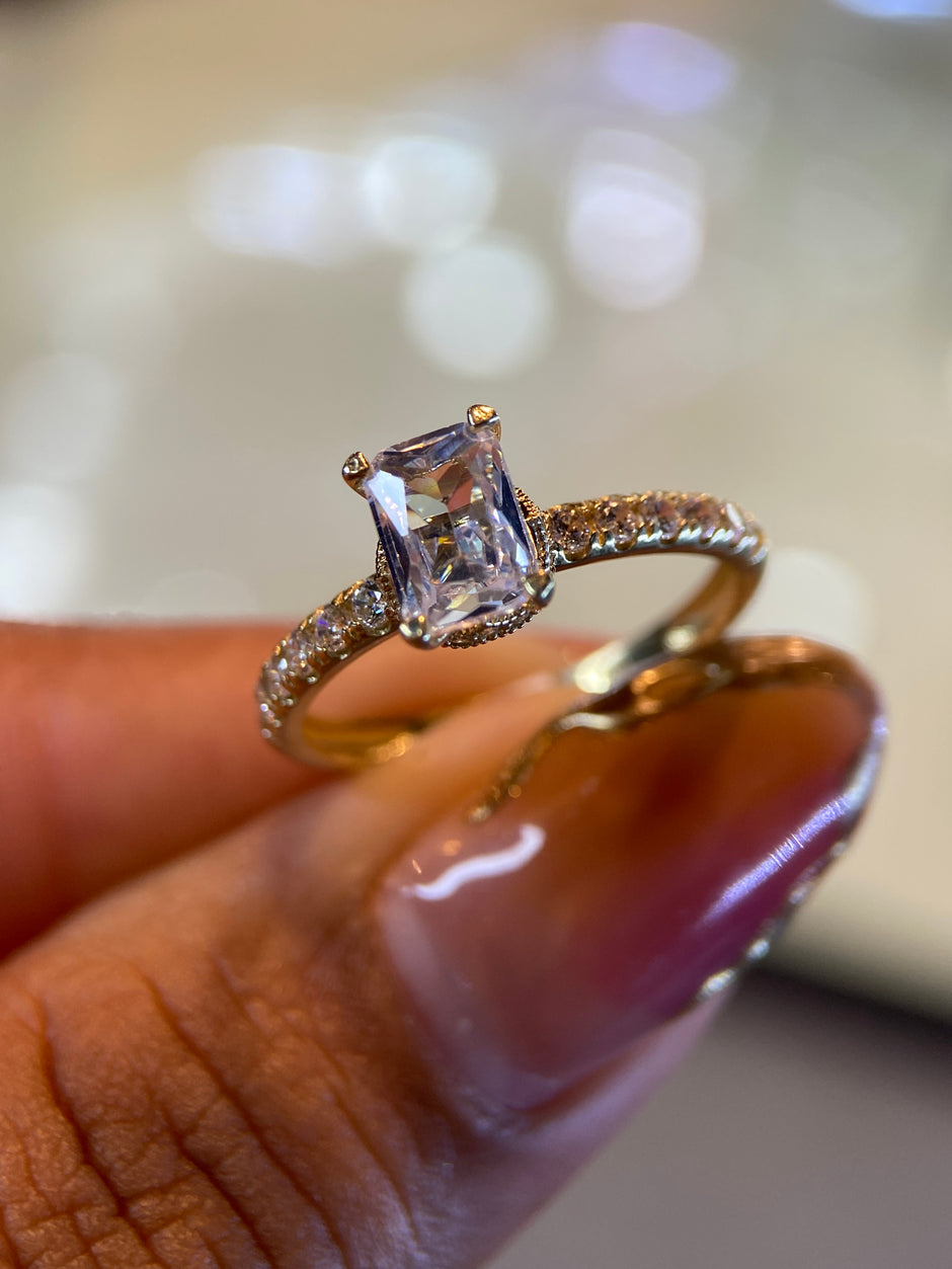 Anillo de compromiso en oro