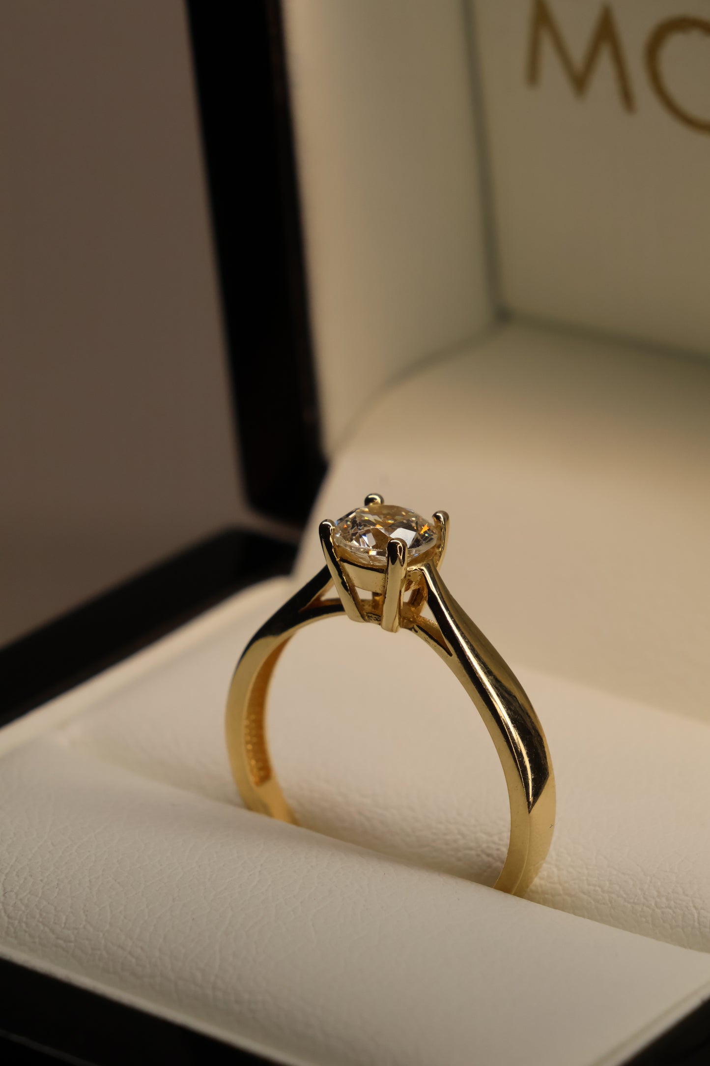 Anillo en Oro Amarillo 14k con Circonia Mod.15845