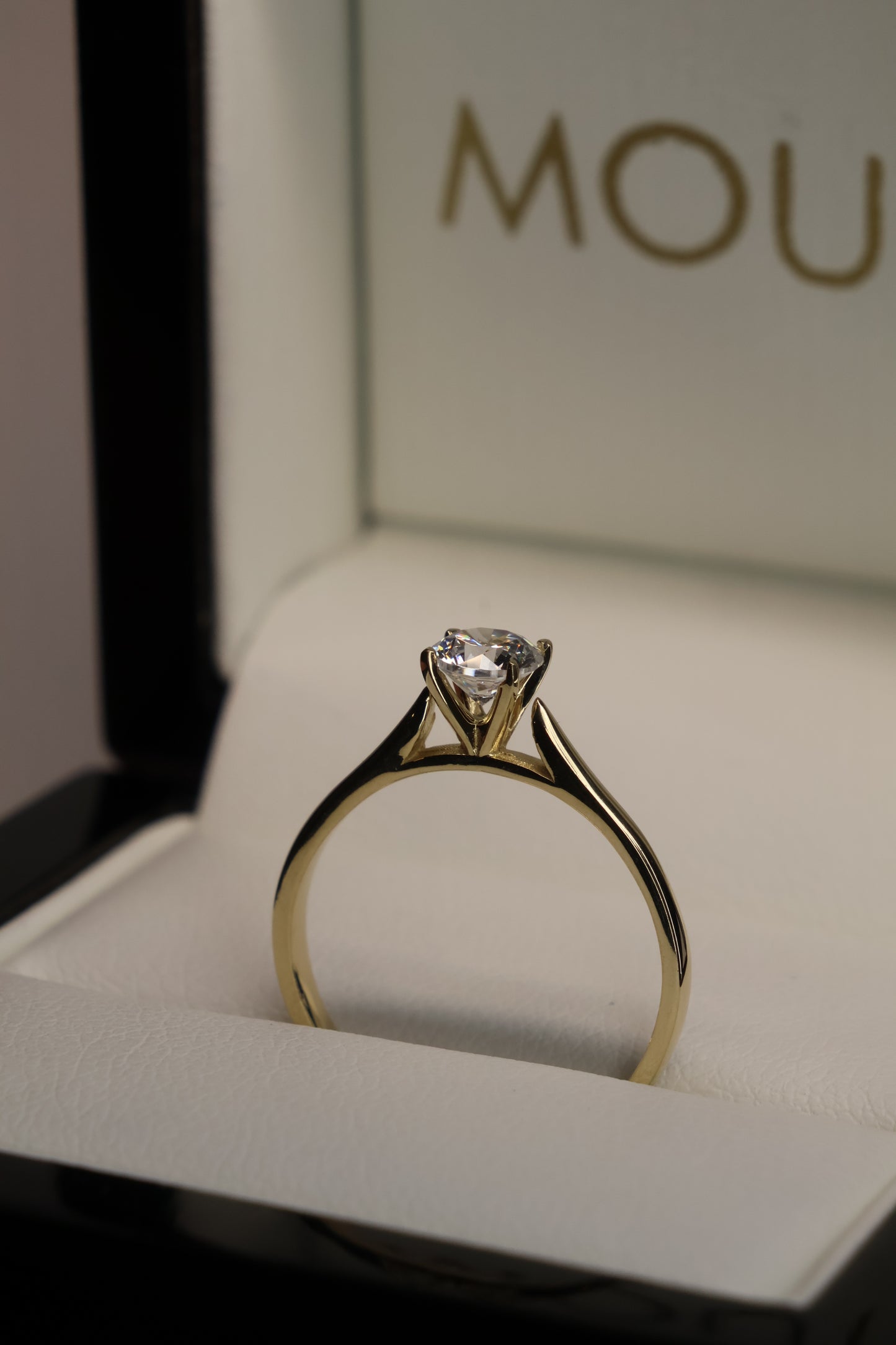 Anillo en Oro Amarillo 14k con Circonia Mod.15958