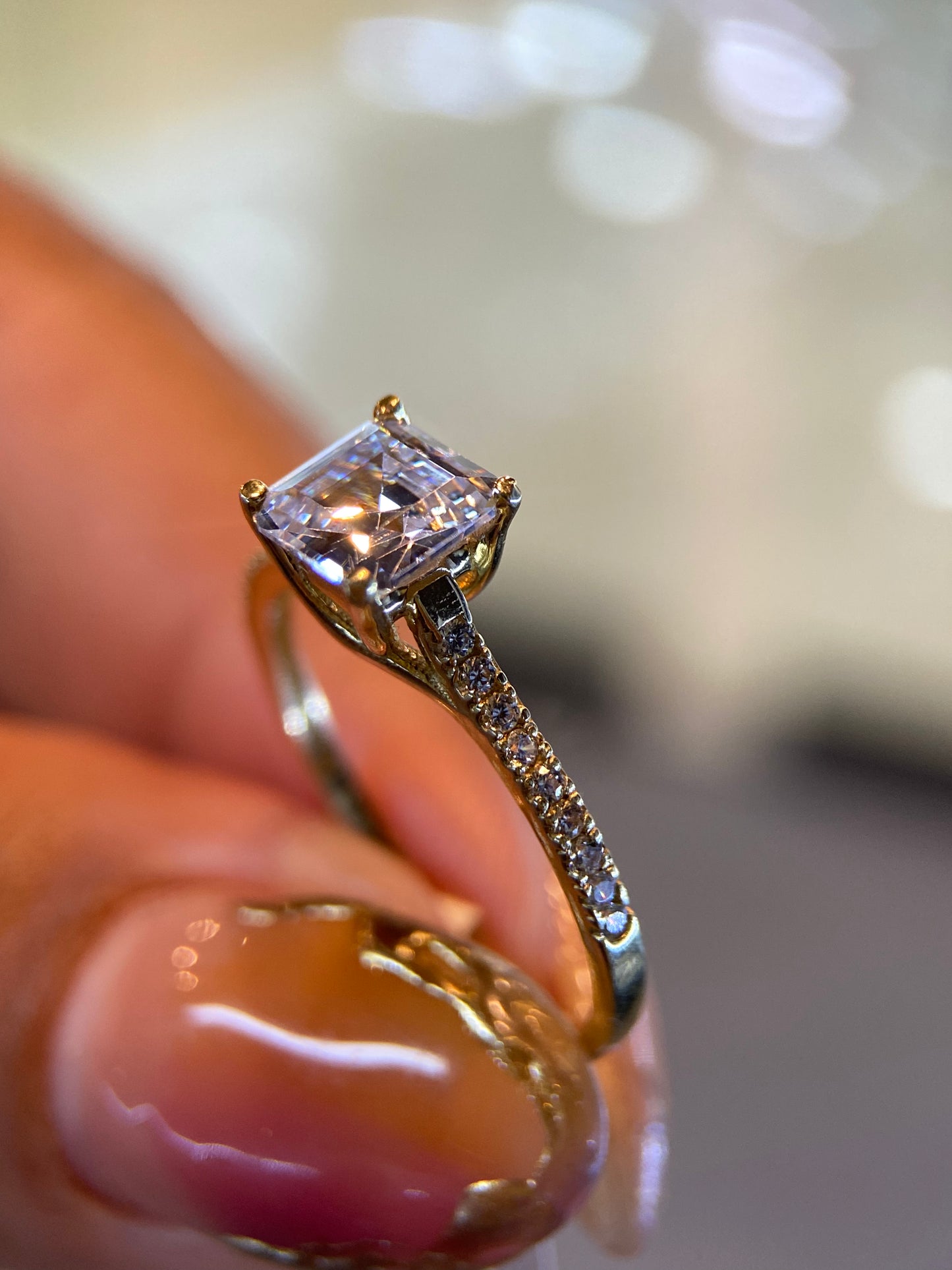 Anillo en Oro Amarillo 10k con Circonias Mod. 15219