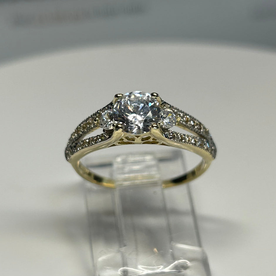 Anillo de compromiso en oro