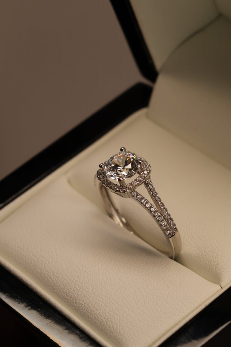 Anillo Alex en Oro 1.00 ct - Mouty Joyería