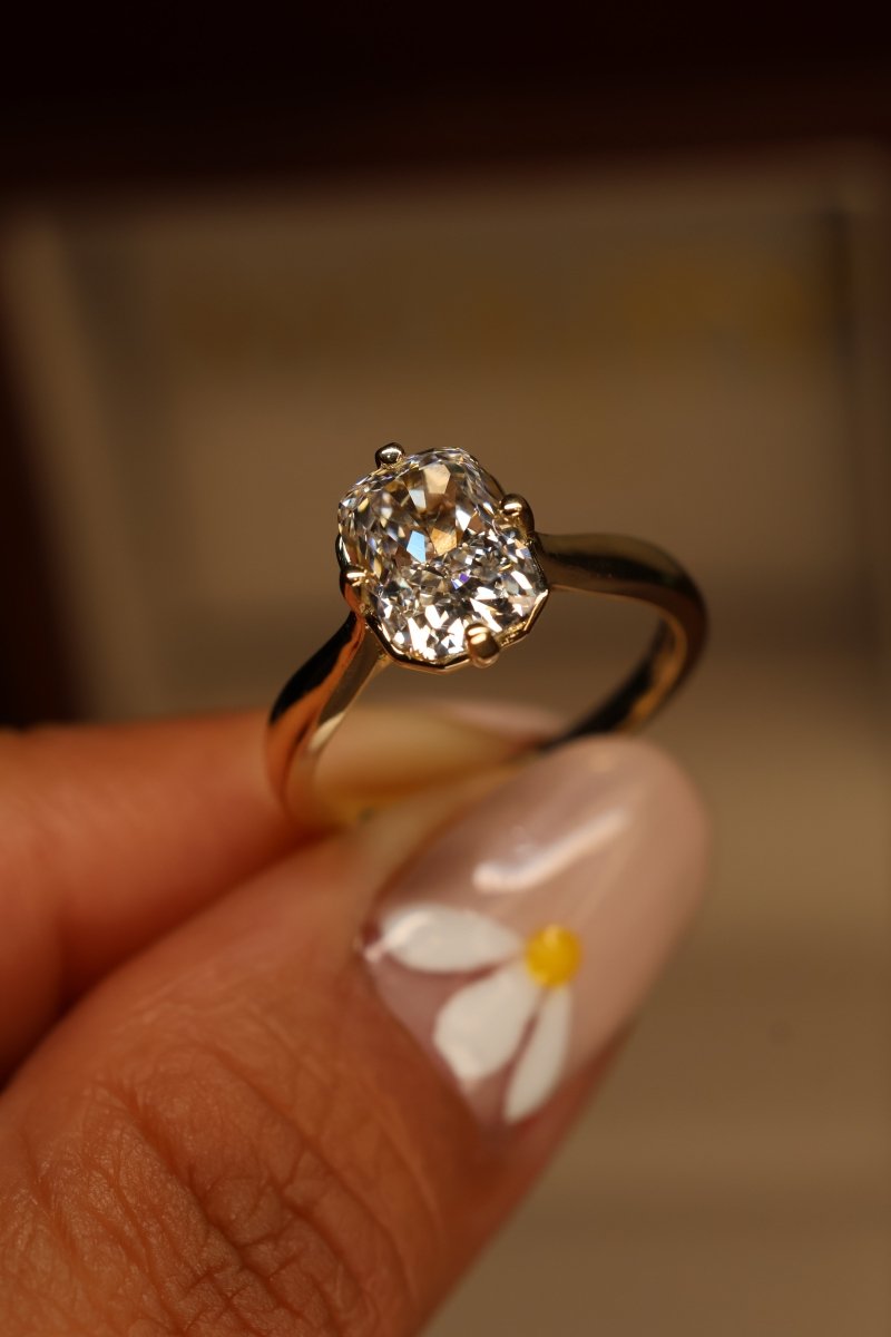Anillo Arabella en Oro con Piedra Central de 2.50 ct - Mouty Joyería