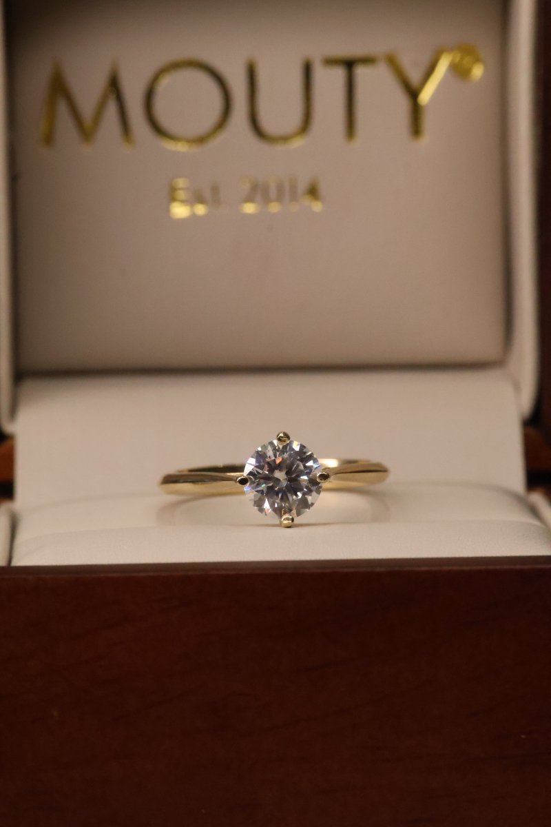 Anillo Aylin en Oro Amarillo 14k con Moissanita 1ct Mod.15901 - Mouty Joyería
