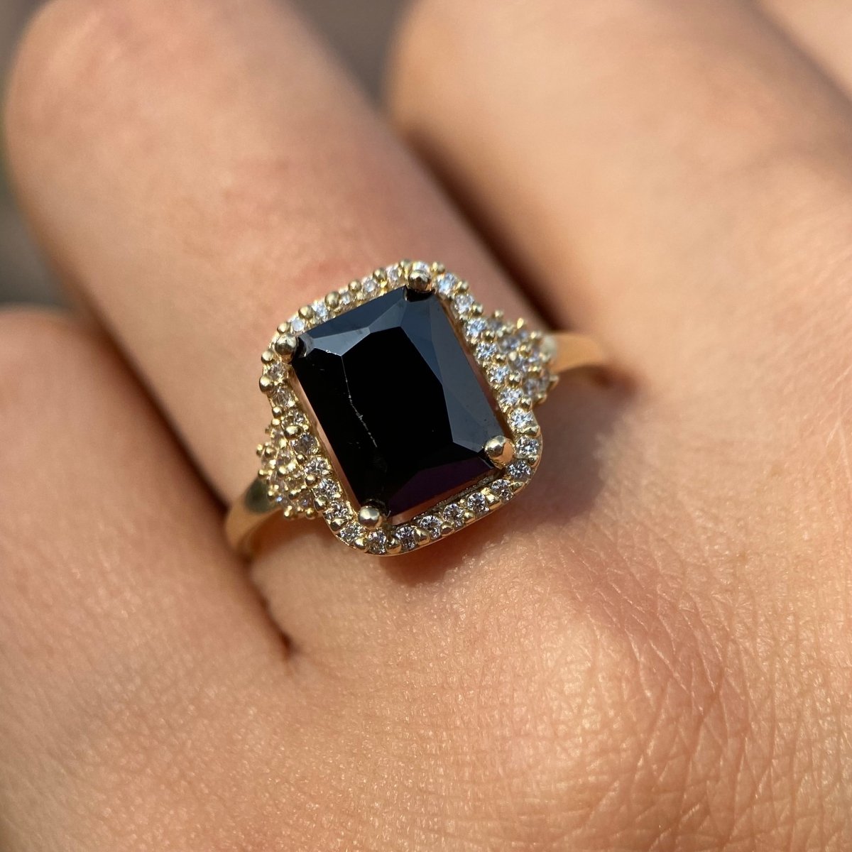 Anillo Camil en oro amarillo 10k con circonias - Mouty Joyería