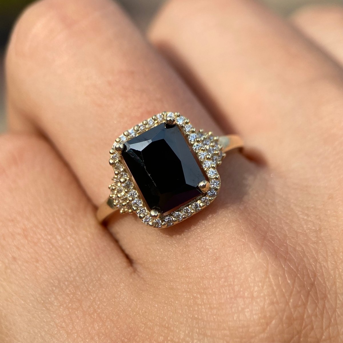 Anillo Camil en oro amarillo 10k con circonias - Mouty Joyería