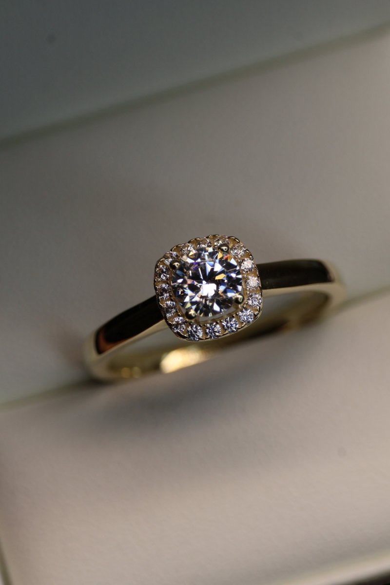 Anillo en Oro Amarillo 10k con Circonia Mod.15924 - Mouty Joyería