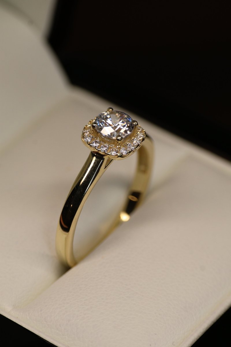 Anillo en Oro Amarillo 10k con Circonia Mod.15924 - Mouty Joyería