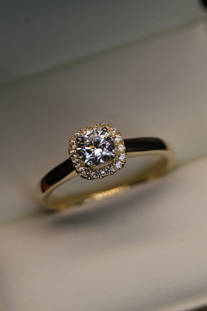 Anillo en Oro Amarillo 10k con Circonia Mod.15924 - Mouty Joyería