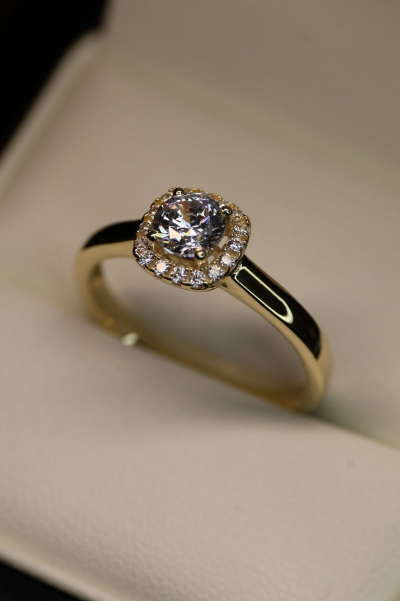 Anillo en Oro Amarillo 10k con Circonia Mod.15924 - Mouty Joyería