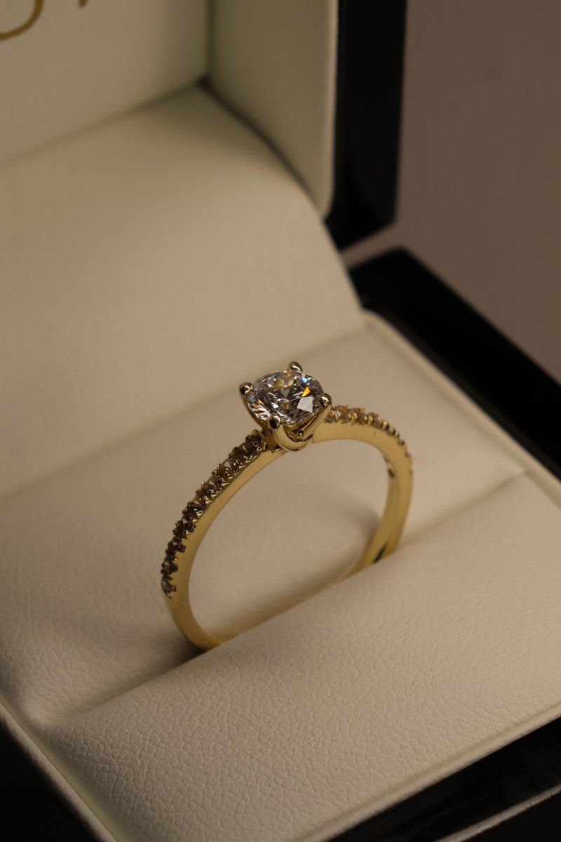 Anillo en Oro Amarillo 10k con Circonia Mod.15966 - Mouty Joyería