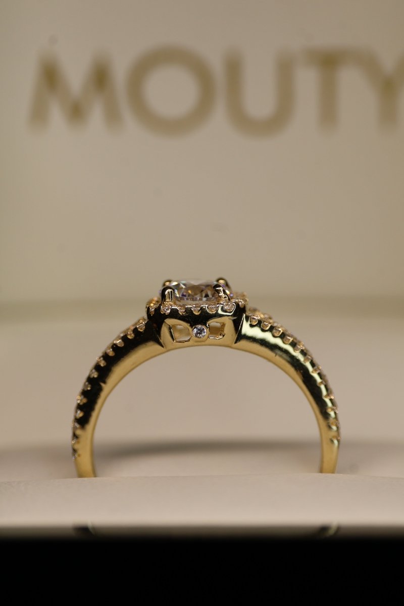 Anillo en Oro Amarillo 10k con Circonias Mod.15923 - Mouty Joyería