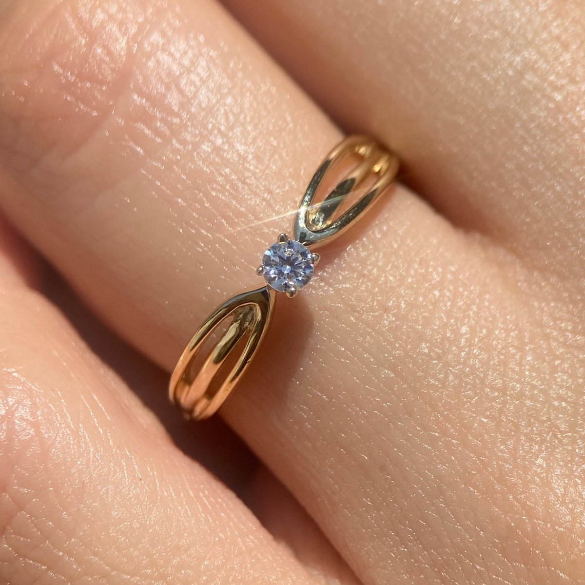 Anillo en oro amarillo 14k con circonia blanca Cod: 14190 - Mouty Joyería