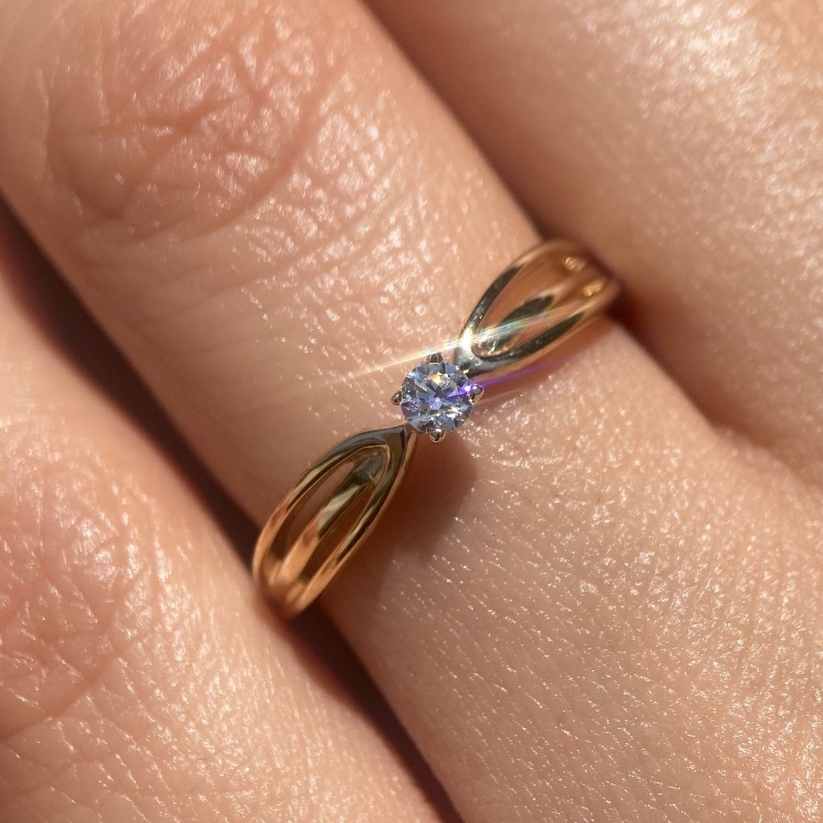 Anillo en oro amarillo 14k con circonia blanca Cod: 14190 - Mouty Joyería