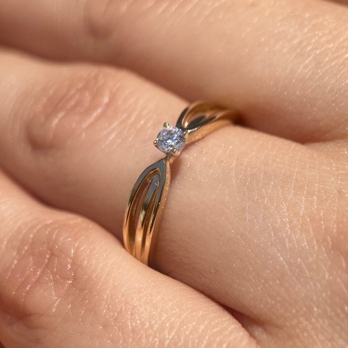 Anillo en oro amarillo 14k con circonia blanca Cod: 14190 - Mouty Joyería