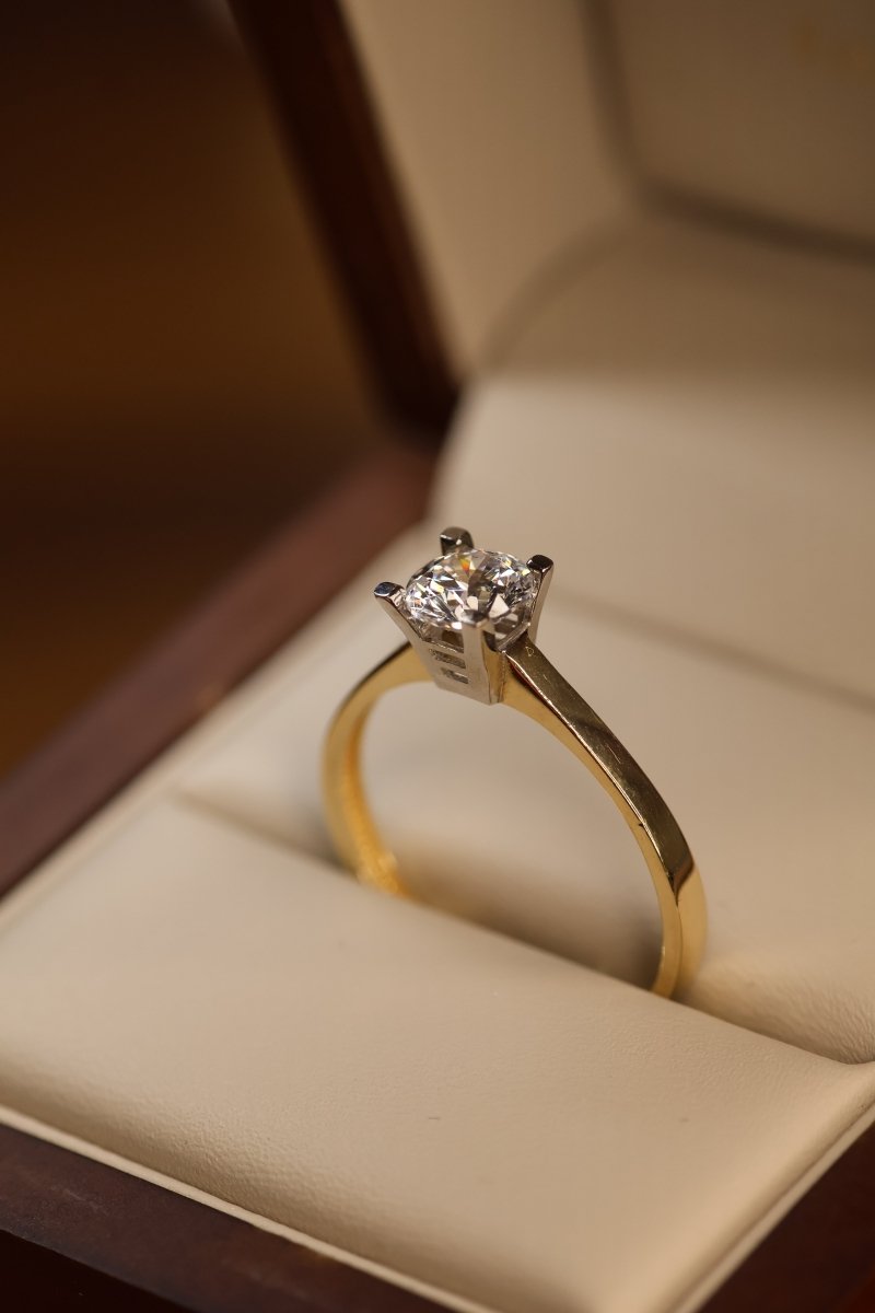 Anillo en Oro Amarillo 14k con Circonia Mod.15843 - Mouty Joyería