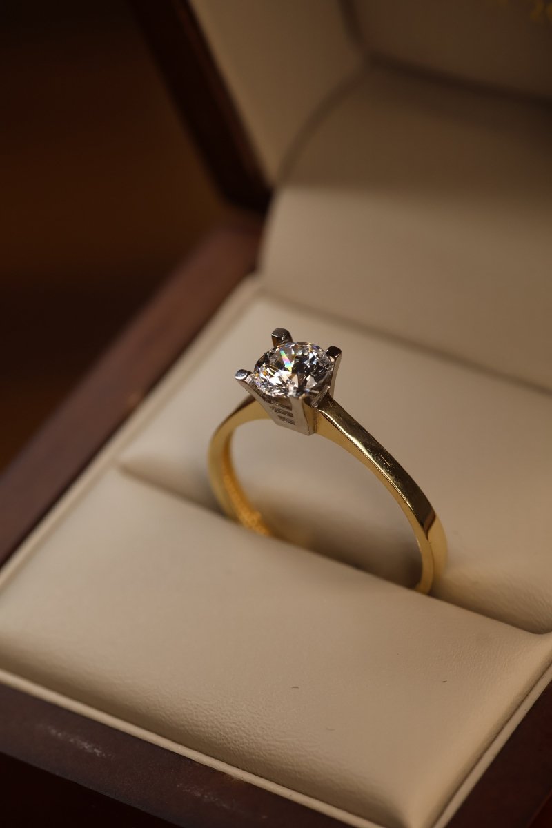 Anillo en Oro Amarillo 14k con Circonia Mod.15843 - Mouty Joyería