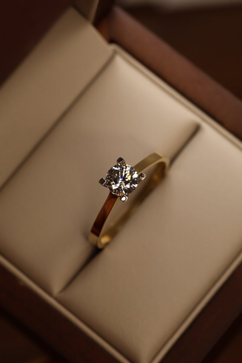 Anillo en Oro Amarillo 14k con Circonia Mod.15843 - Mouty Joyería