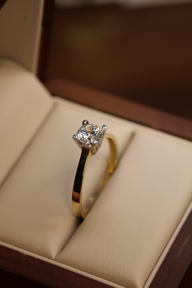 Anillo en Oro Amarillo 14k con Circonia Mod.15843 - Mouty Joyería