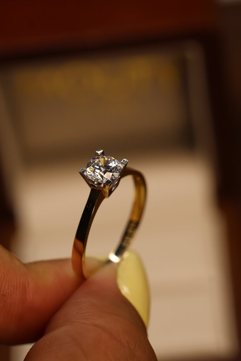 Anillo en Oro Amarillo 14k con Circonia Mod.15843 - Mouty Joyería