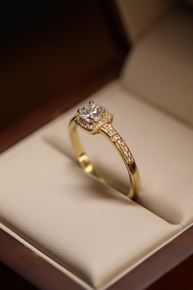 Anillo en Oro Amarillo 14k Con Circonia Mod.15867 - Mouty Joyería