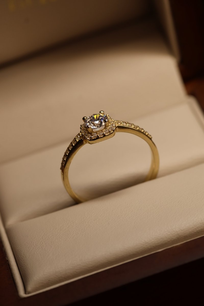 Anillo en Oro Amarillo 14k Con Circonia Mod.15867 - Mouty Joyería