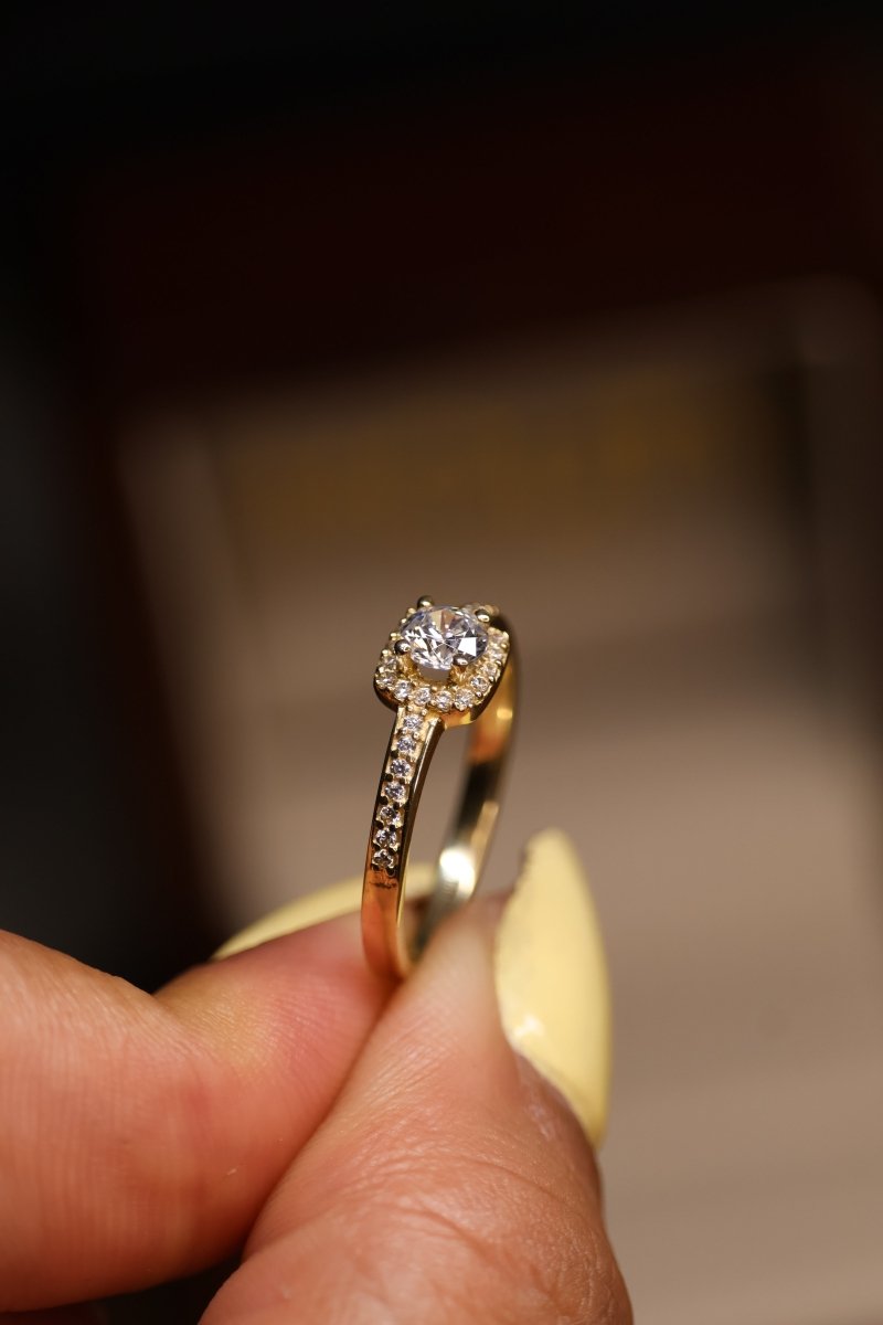 Anillo en Oro Amarillo 14k Con Circonia Mod.15867 - Mouty Joyería