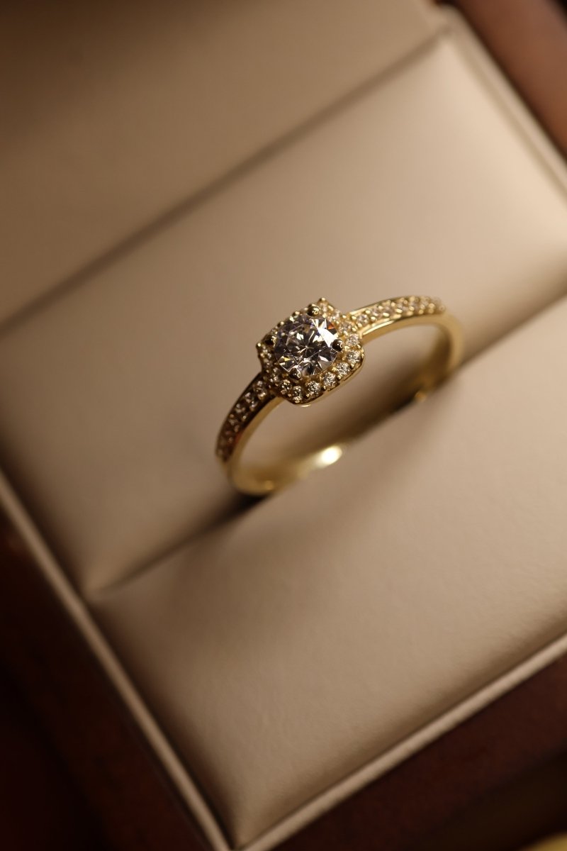 Anillo en Oro Amarillo 14k Con Circonia Mod.15867 - Mouty Joyería