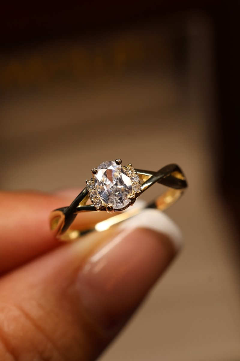 Anillo en Oro Amarillo 14k con Circonia Mod.15890 - Mouty Joyería