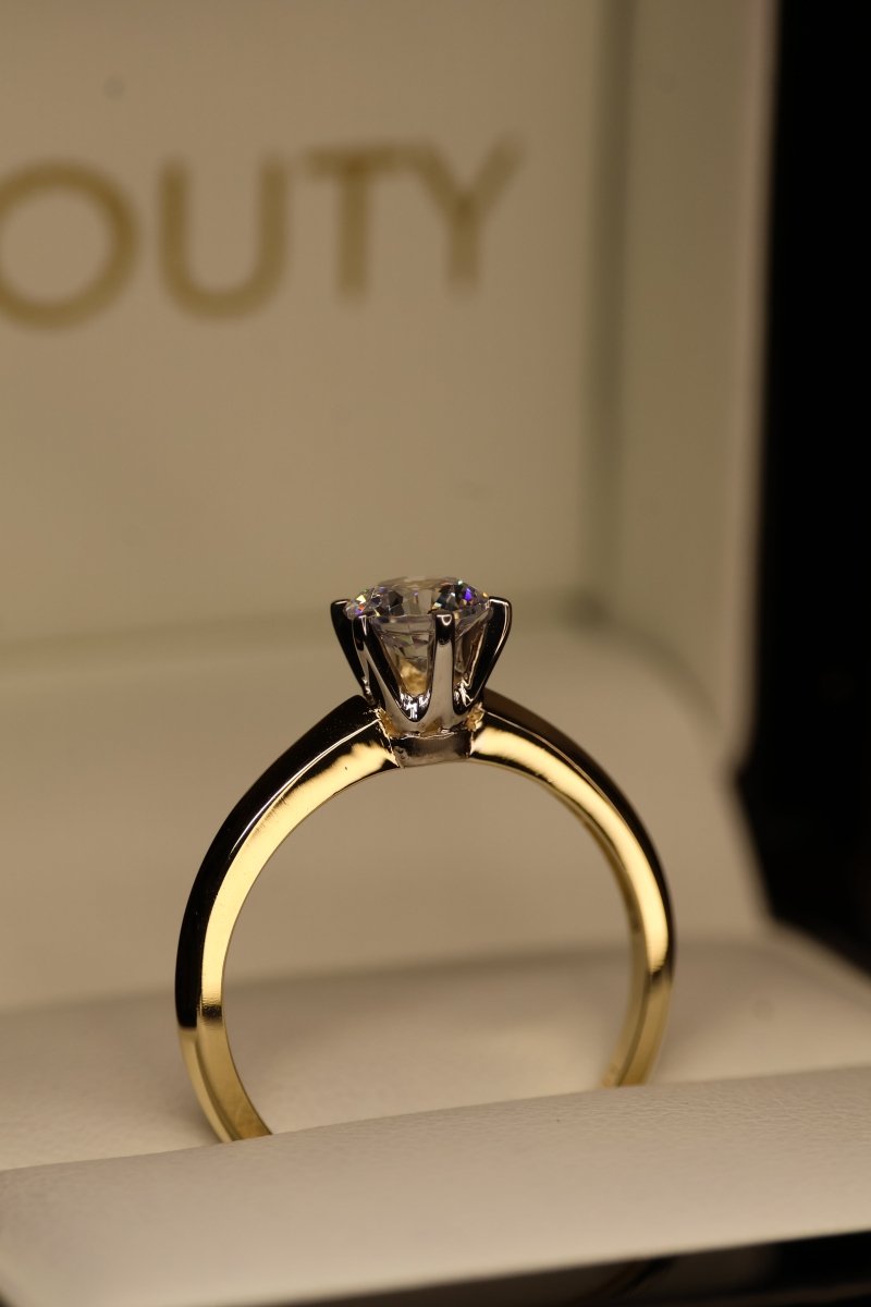 Anillo en Oro Amarillo 14k con Circonia Mod.15908 - Mouty Joyería