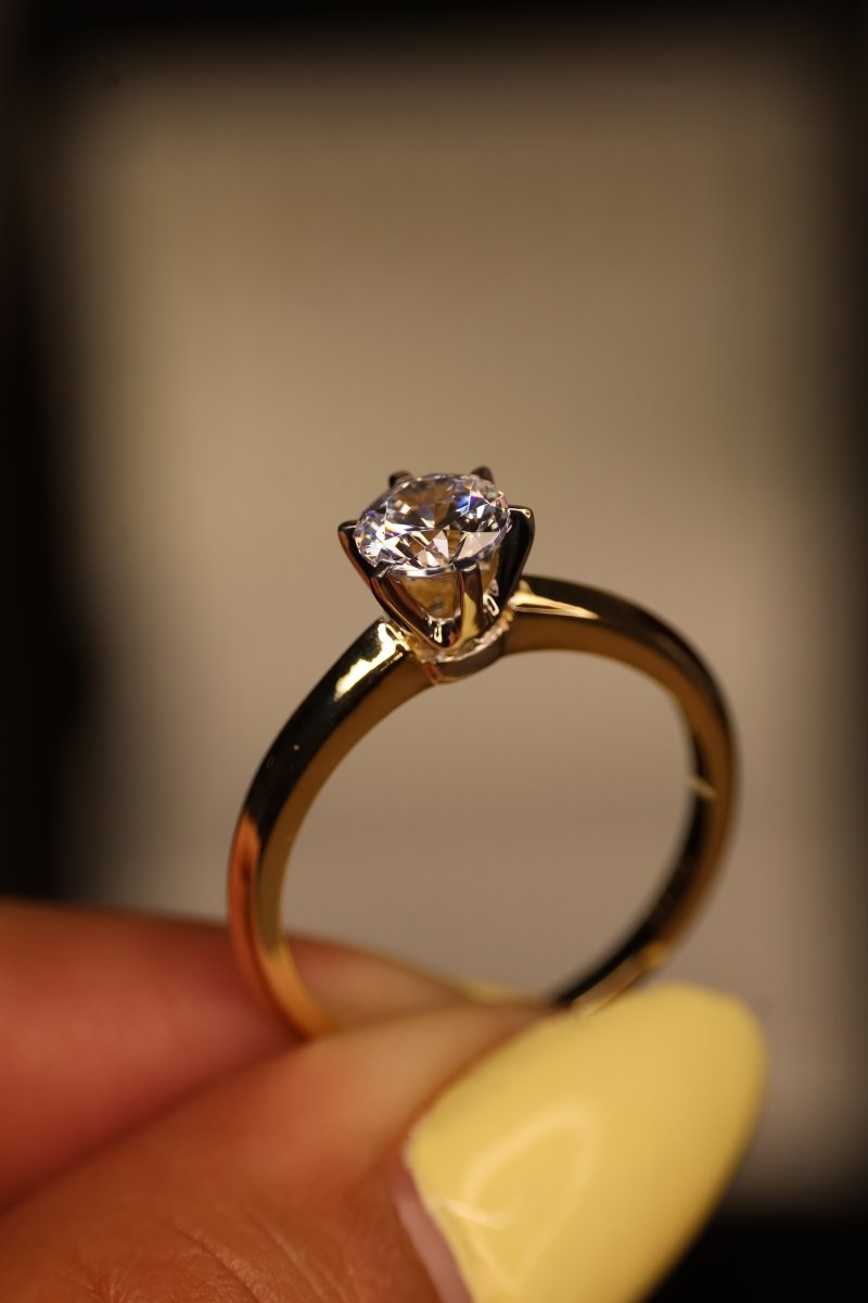 Anillo en Oro Amarillo 14k con Circonia Mod.15908 - Mouty Joyería